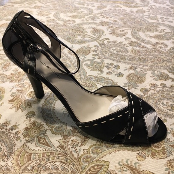 Bandolino Loreen Black Heels with Ankle Straps - Picture 3 of 8